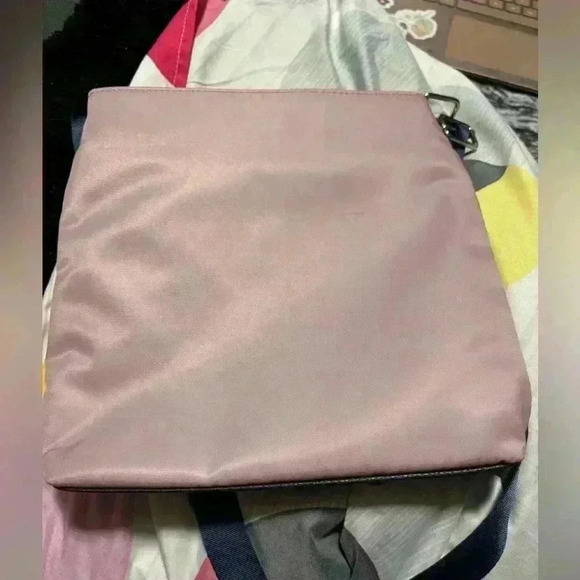 Nwt -Nautica Lilac Rose Nylon Small Crossbody Bag Purse w Adjustable Shoulde… - Picture 4 of 5